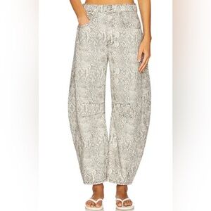 We The Free Snake Print Mid-Rise Barrel Jeans Size US 24